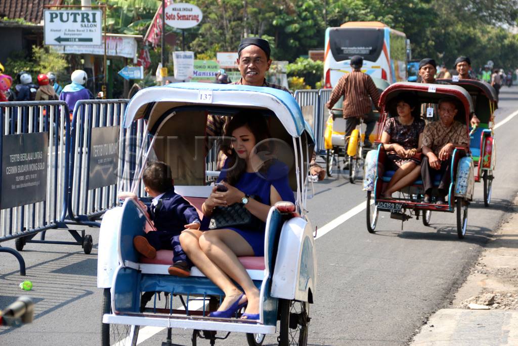 Becak Antar Jemput Tamu...