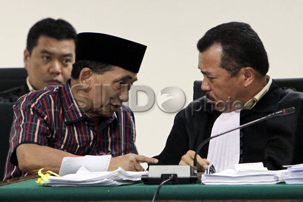 Jaksa Hadirkan Saksi-Saksi...