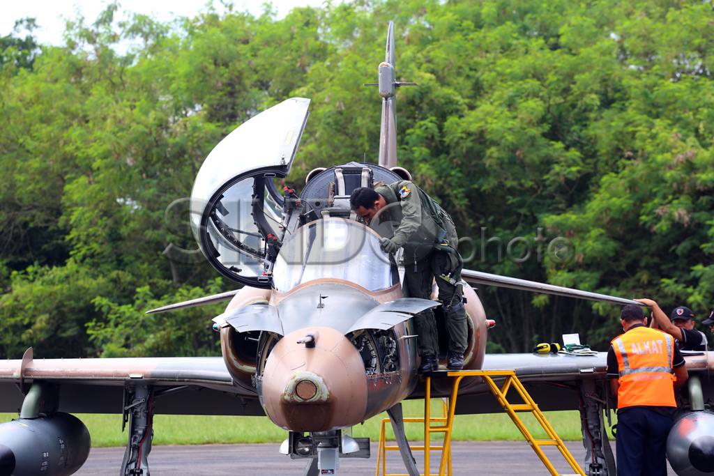 Lima Jet Tempur Gelar...