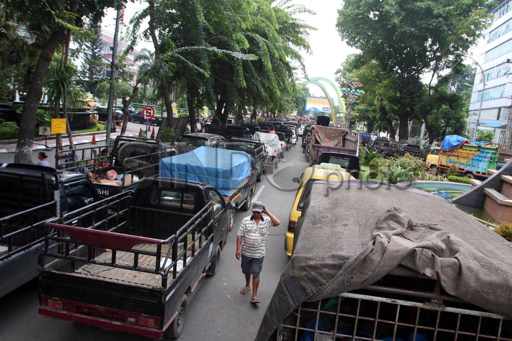 Aksi Padagang Pasar...