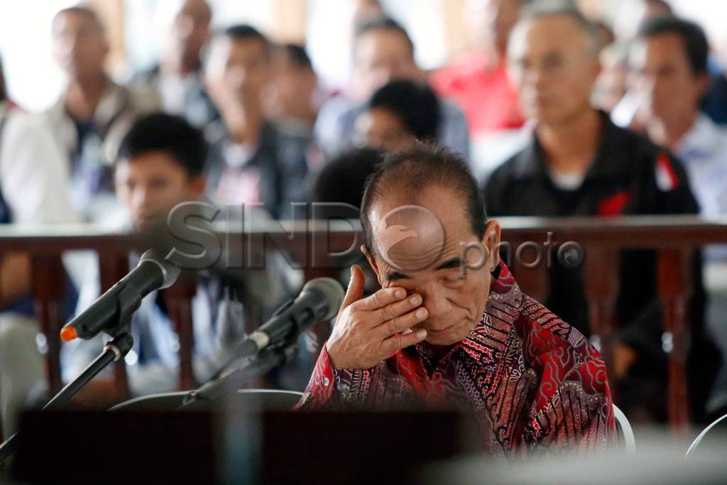Annas Maamun Ikuti Sidang...