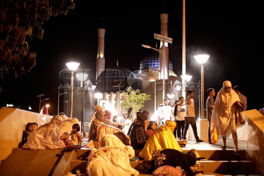 Tarawih Pertama di Masjid...
