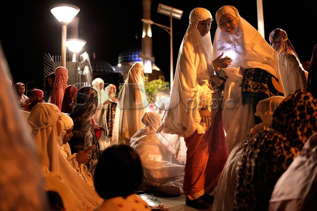 Tarawih Pertama di Masjid...
