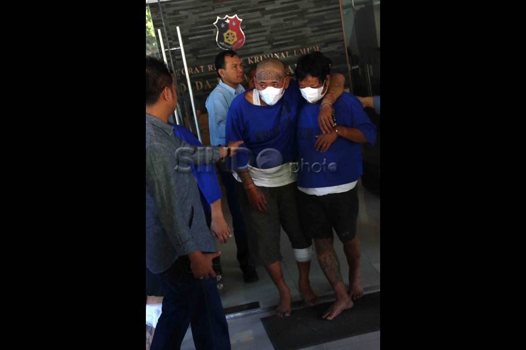 Polisi Tangkap Komplotan...