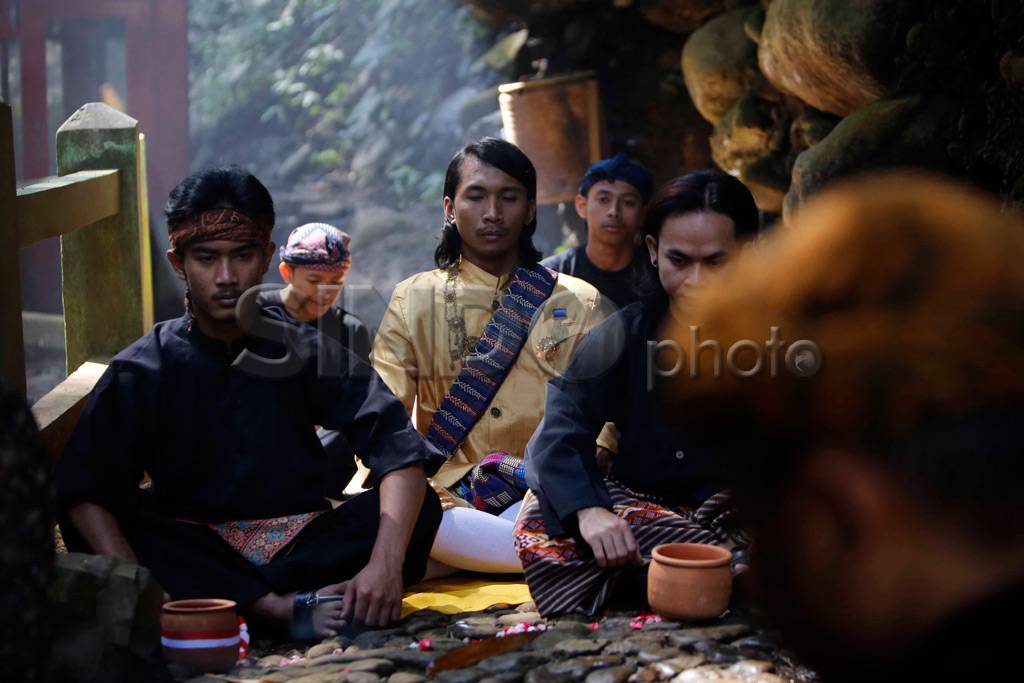 Lokra Gelar Prosesi...