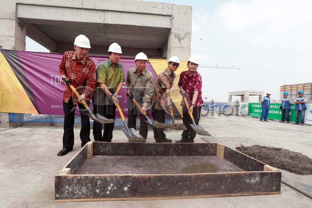 Topping Off Green Pramuka...