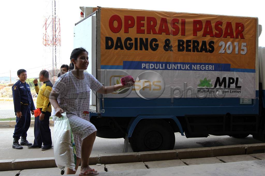 Warga Rusun Muara Baru...
