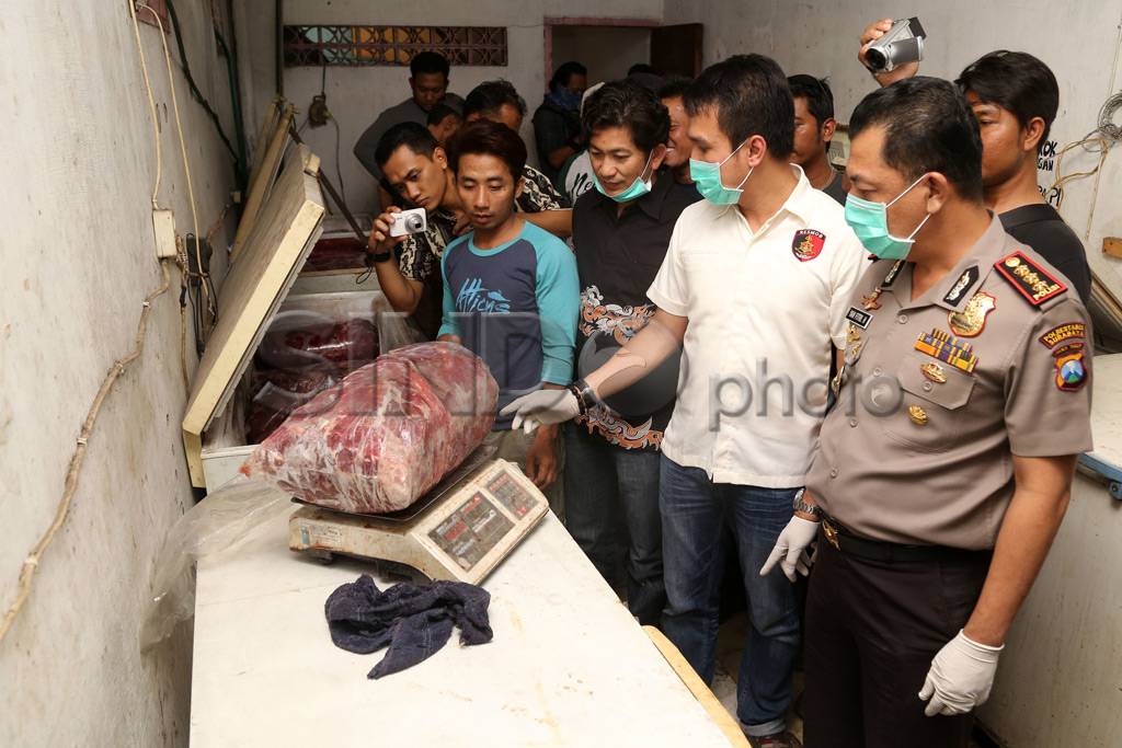 Polisi Gerebek Gudang...
