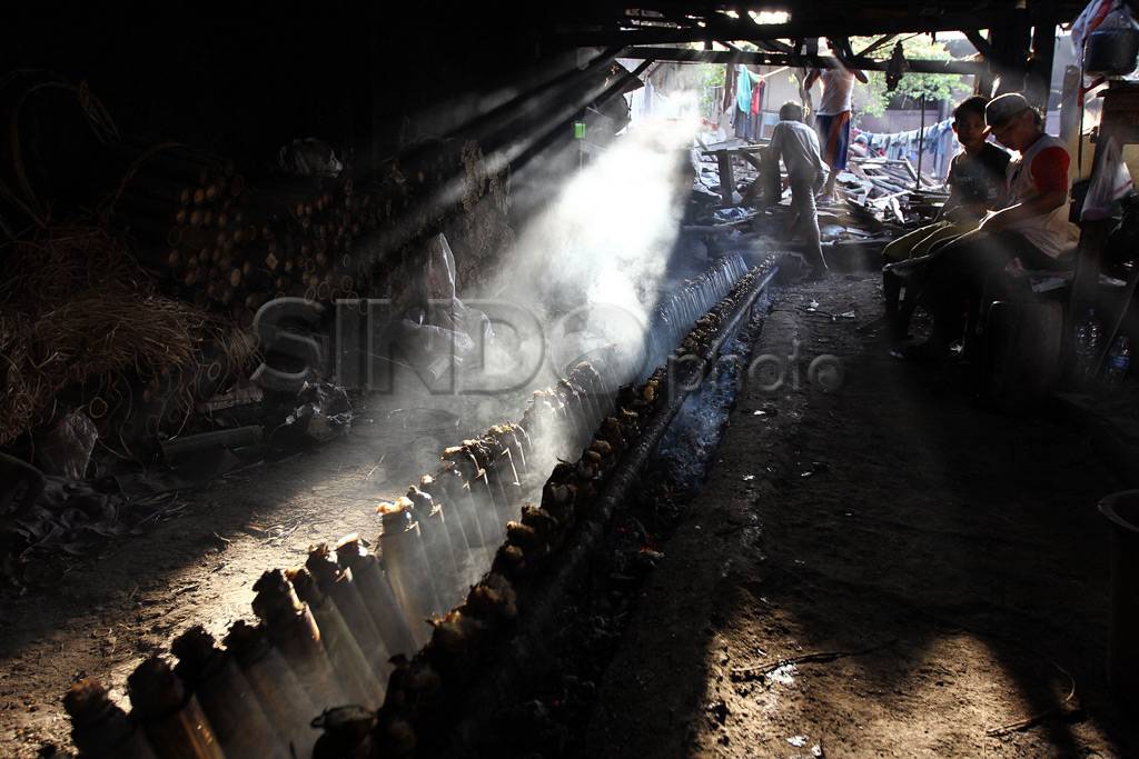 Mengintip Proses Pembuatan...
