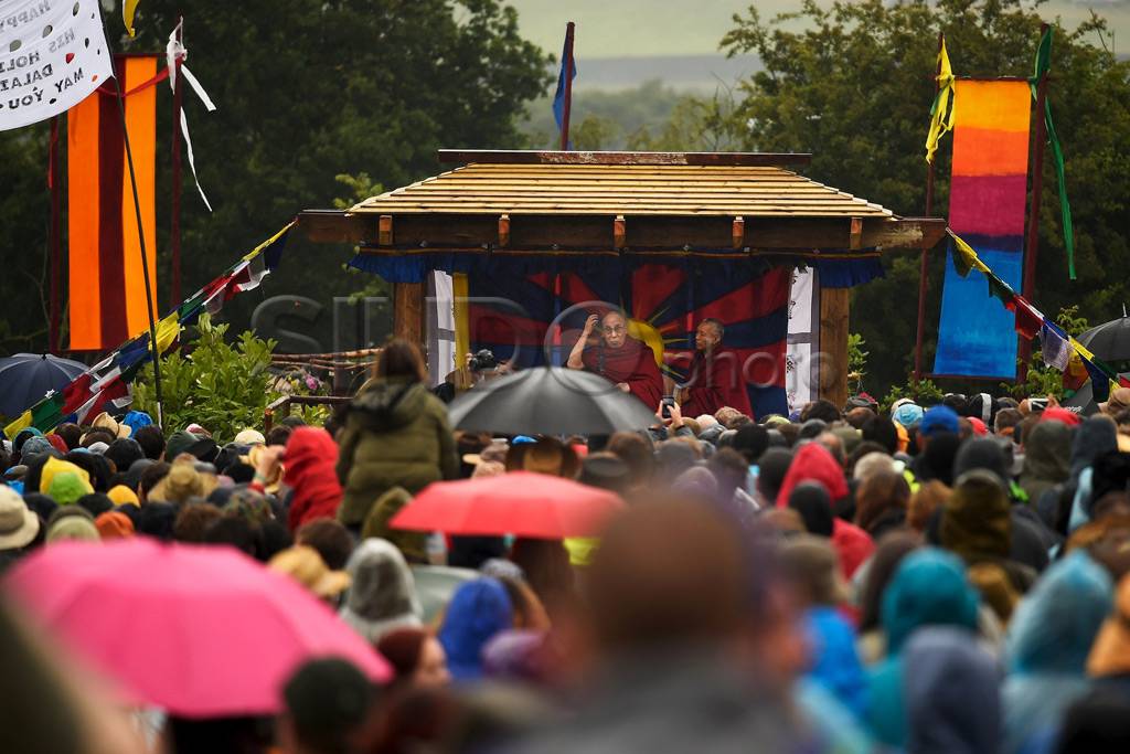Dalai Lama Hadiri Festival...