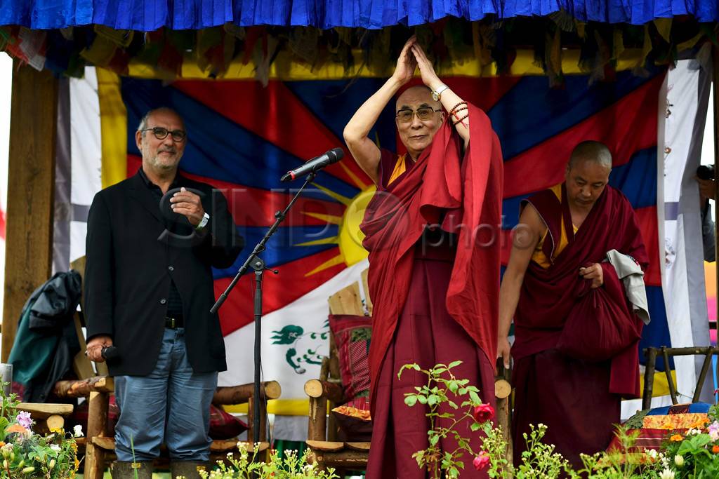 Dalai Lama Hadiri Festival...