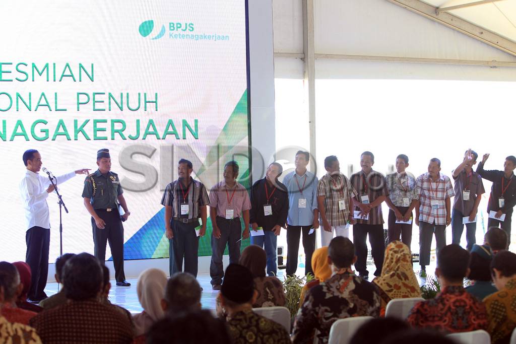 Presiden Jokowi Resmikan...