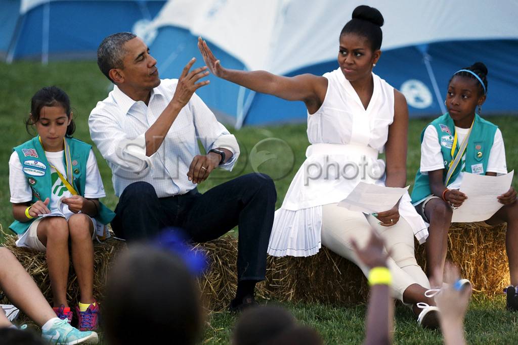 Obama Berkemah di Halaman...