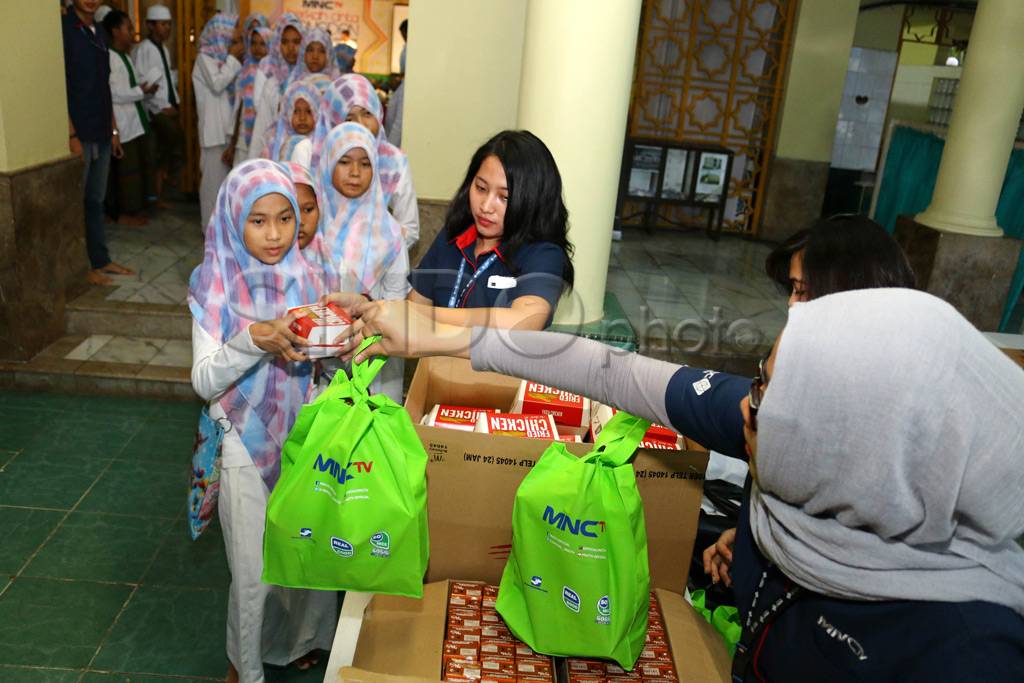 MNCTV Gelar Buka Puasa...