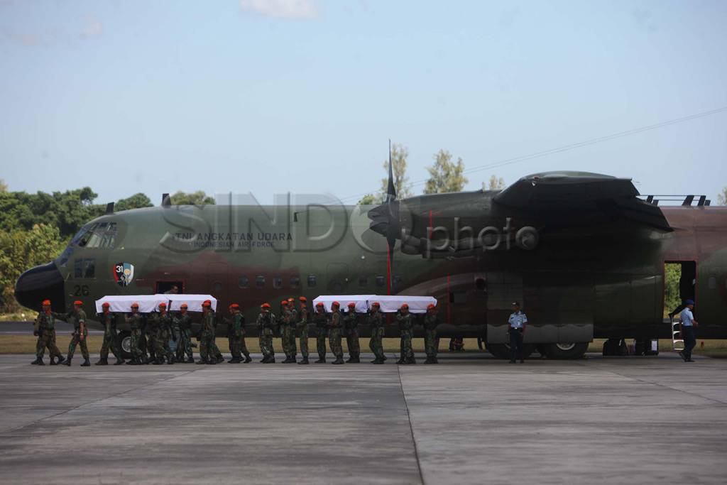 8 Jenazah Korban Hercules...