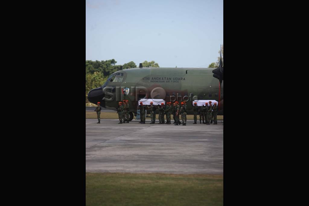 8 Jenazah Korban Hercules...