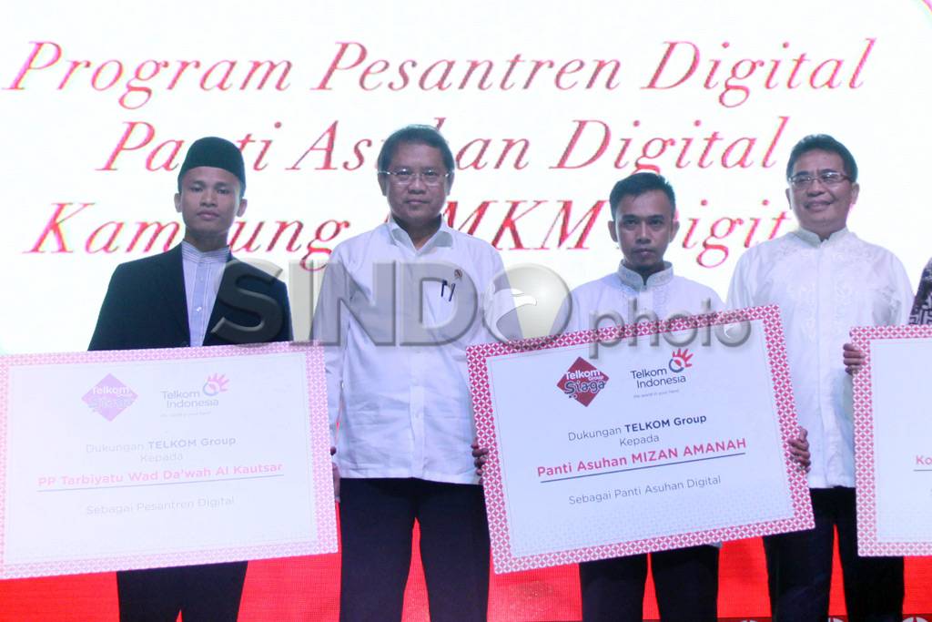 Telkom Group Gelar Pesantren...