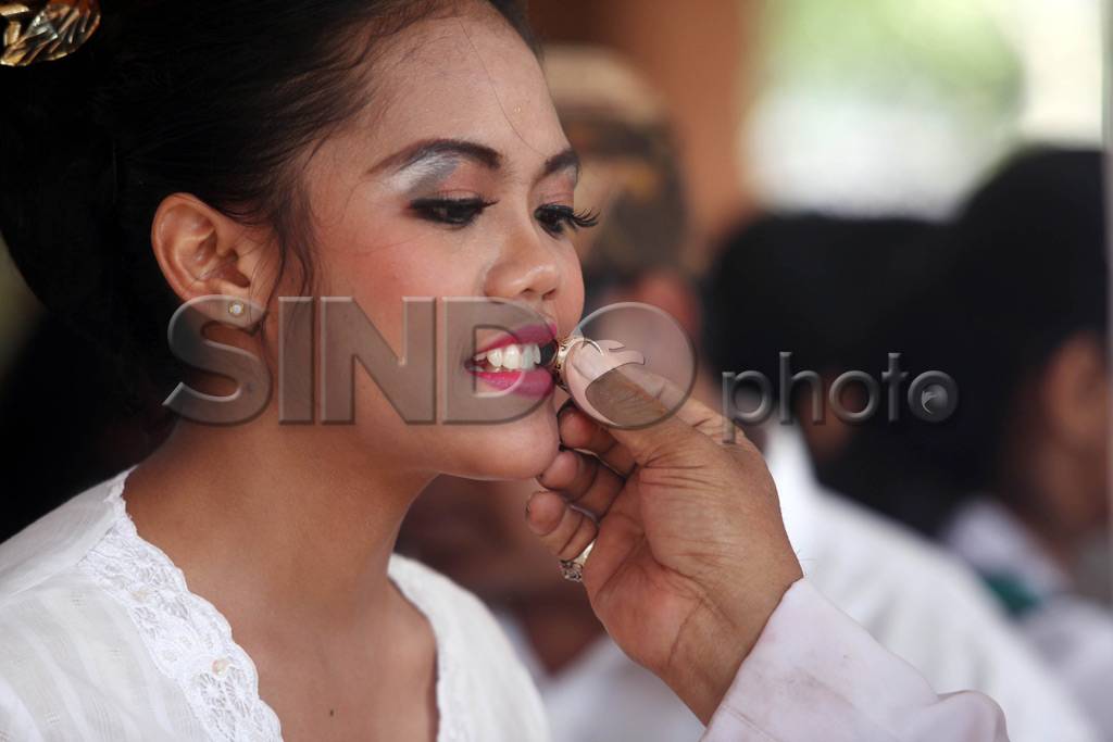 Tradisi Potong Gigi...