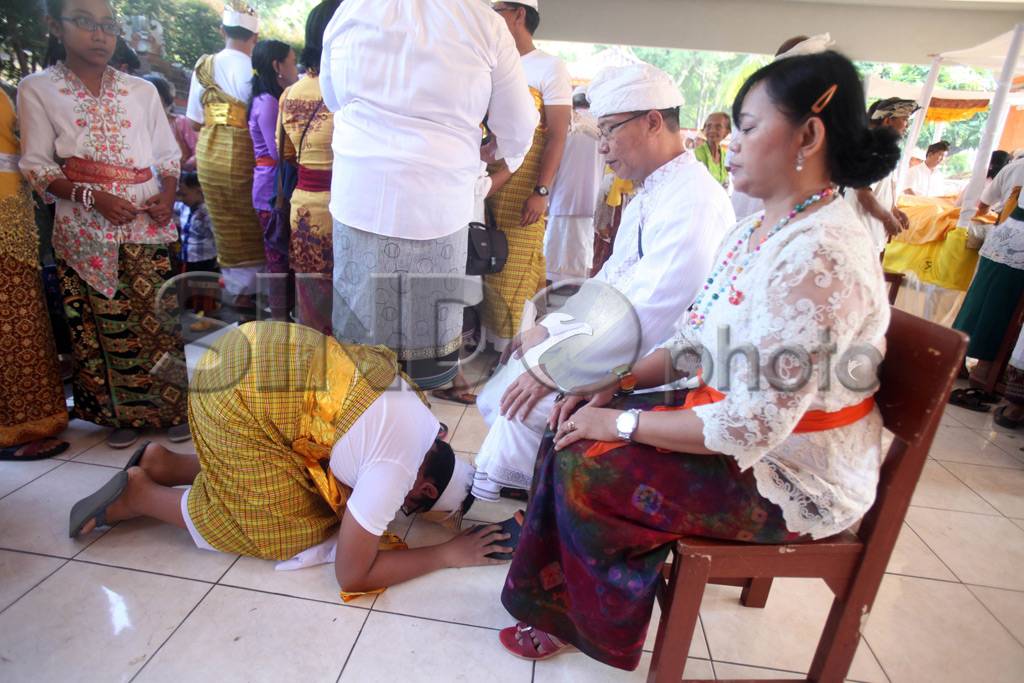 Tradisi Potong Gigi...