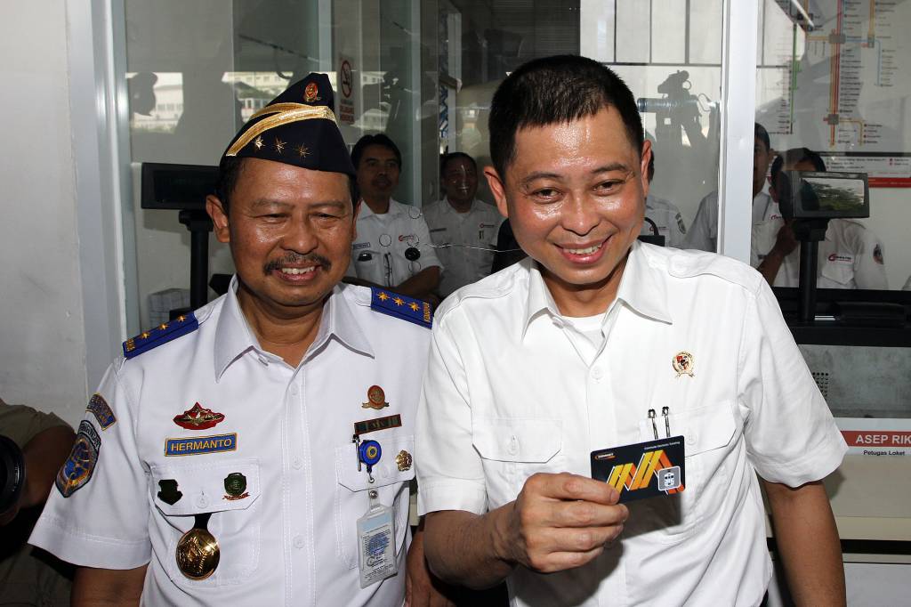 Menhub Resmikan Stasiun...