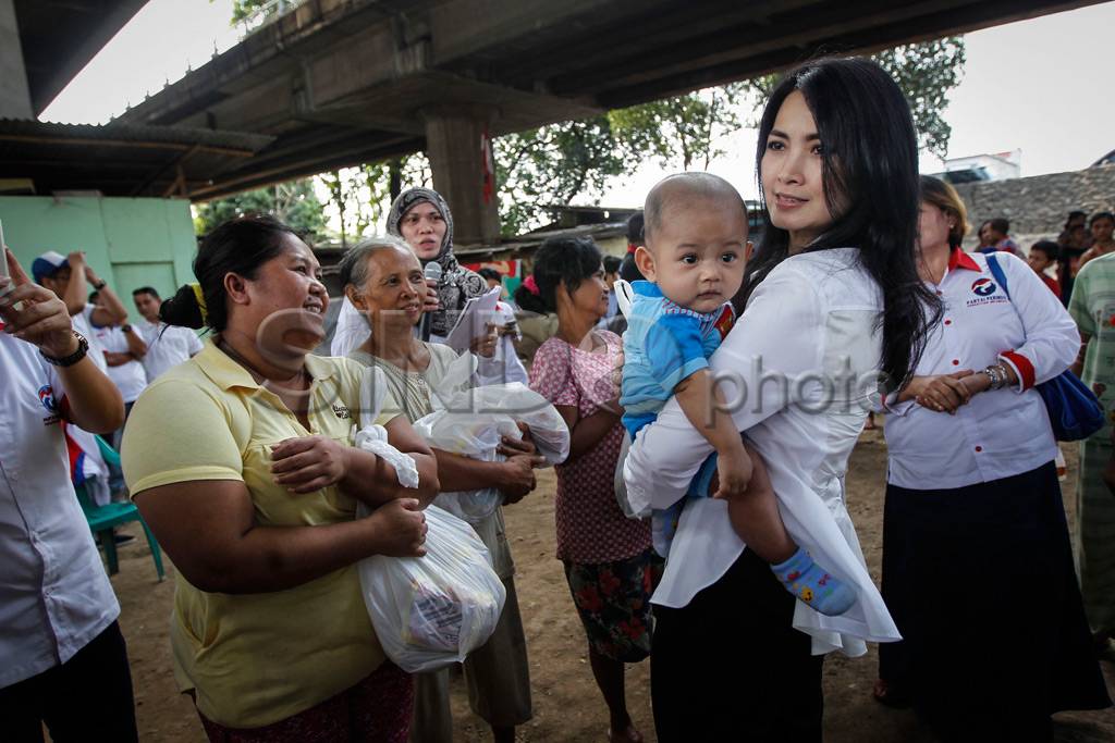 Kartini Perindo Serahkan...