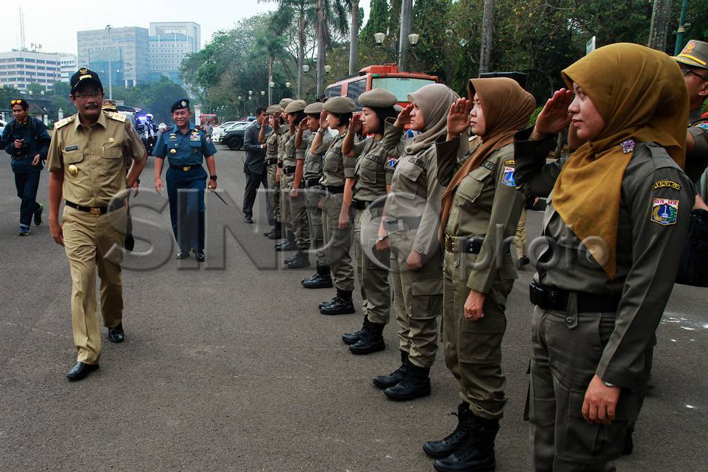 Belasan Ribu Botol Miras...