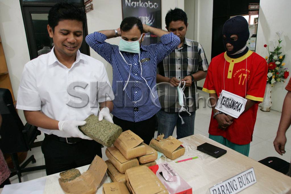 Polresta Barelang Musnahkan...