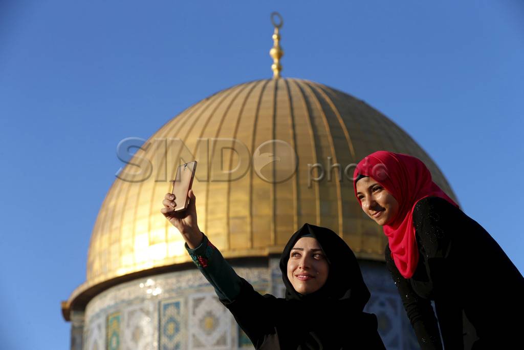 Warga Palestina Selfie...