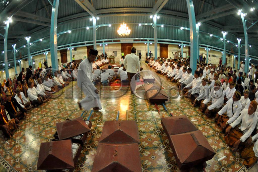 Tradisi Malam Selikuran...