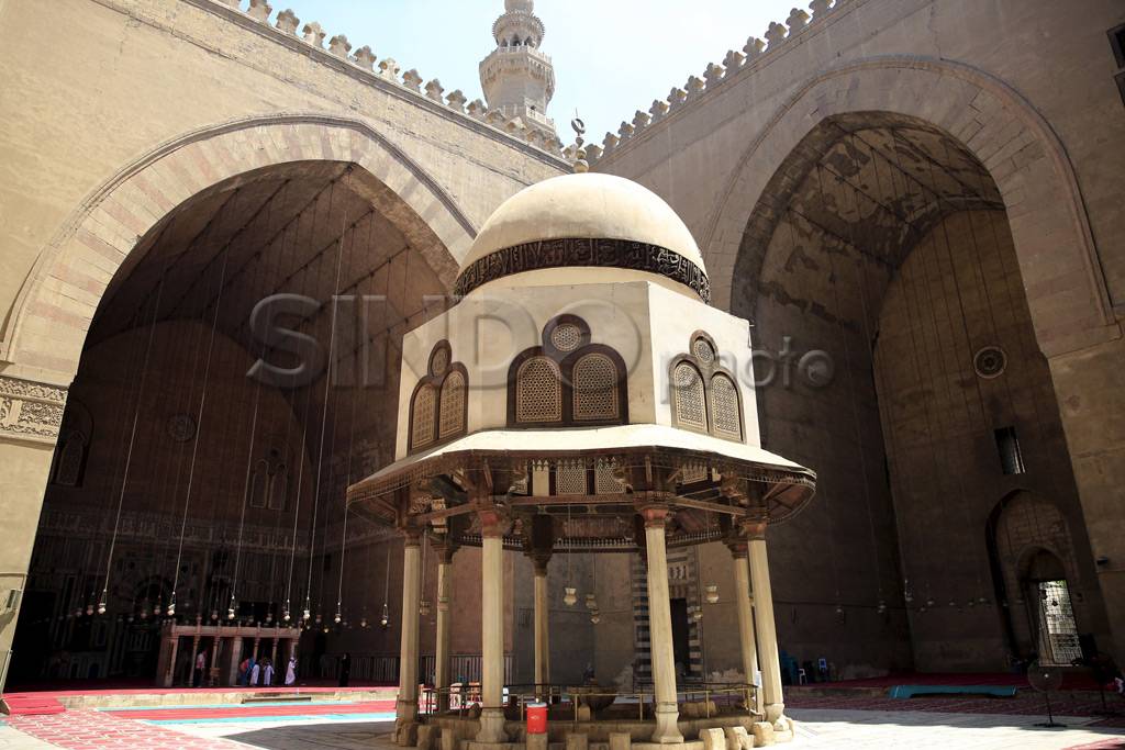 Megahnya Masjid Al-Refaie...