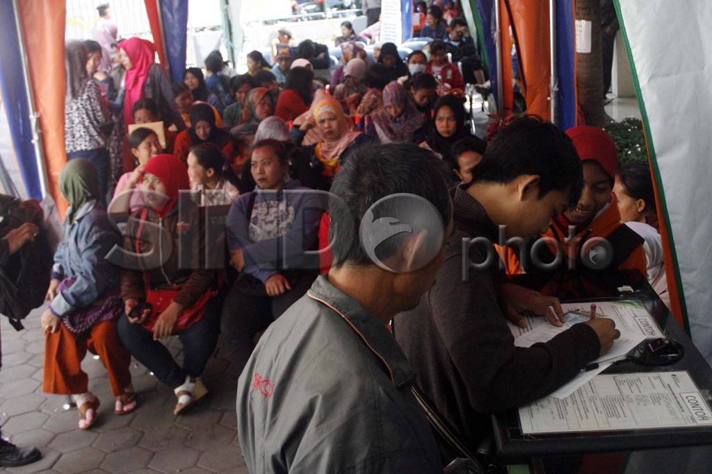 Ratusan Pensiunan Antre...