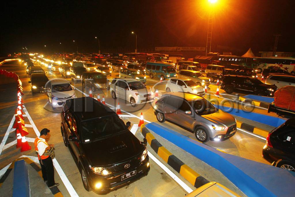 Antrean Terjadi di Gerbang...