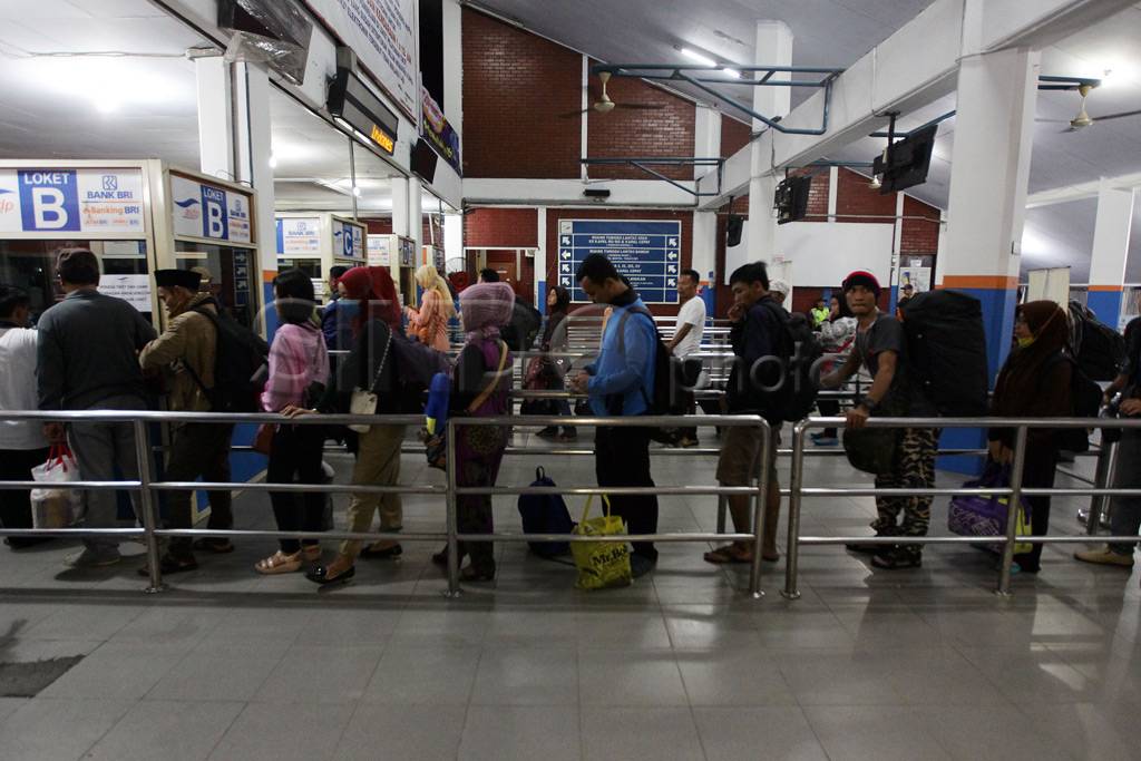Arus Mudik di Pelabuhan...