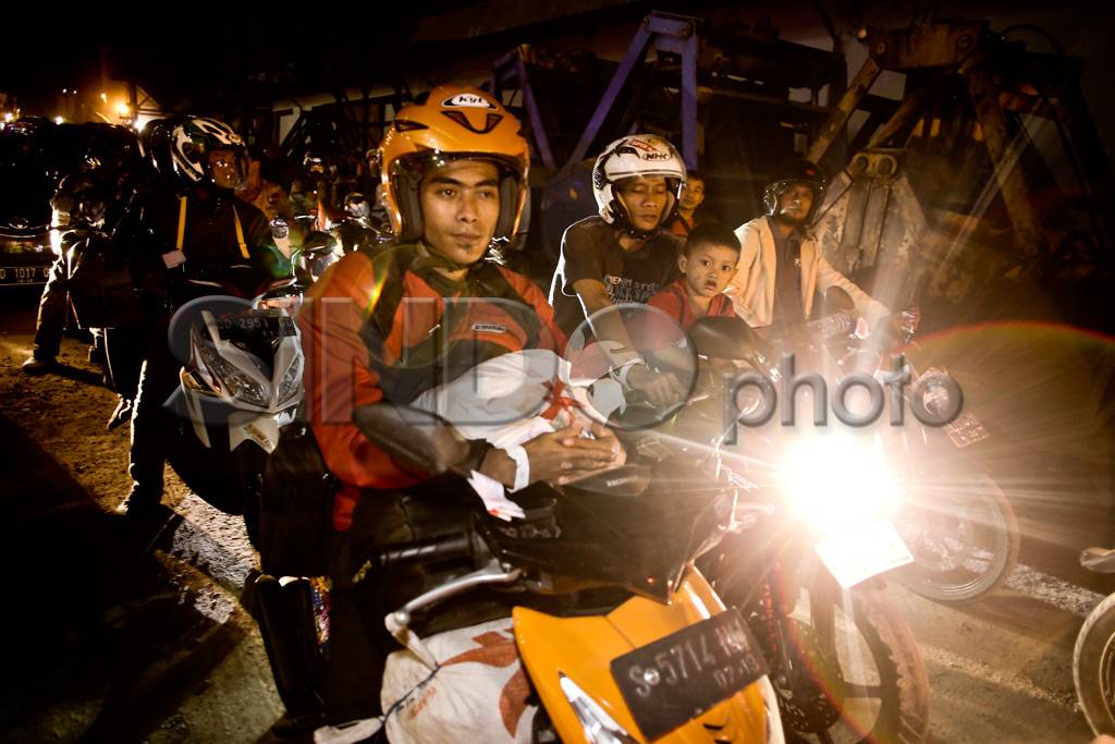 Pemudik Tujuan Surabaya...