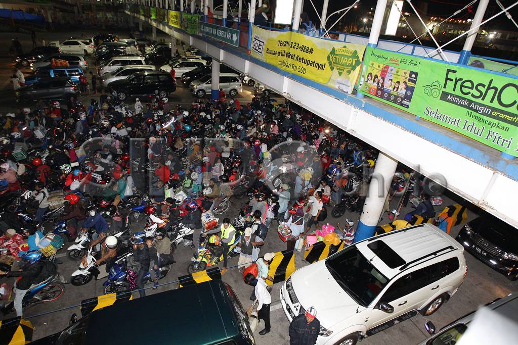 Antrean Pemudik Motor...