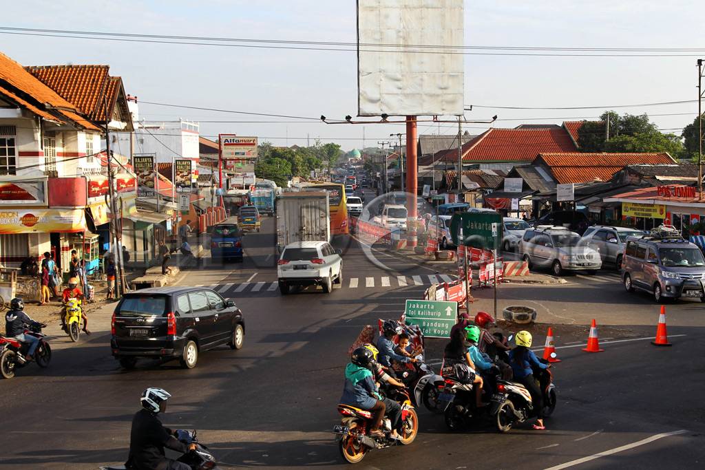Arus Mudik Simpang Jomin...