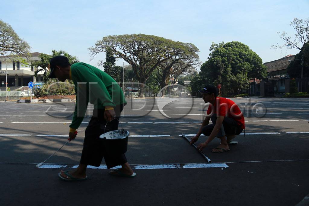 Pengecatan Batas Shaf...