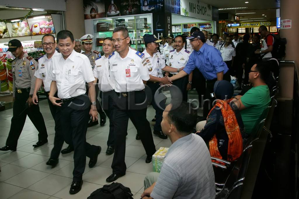 Menhub Pantau Arus Mudik...