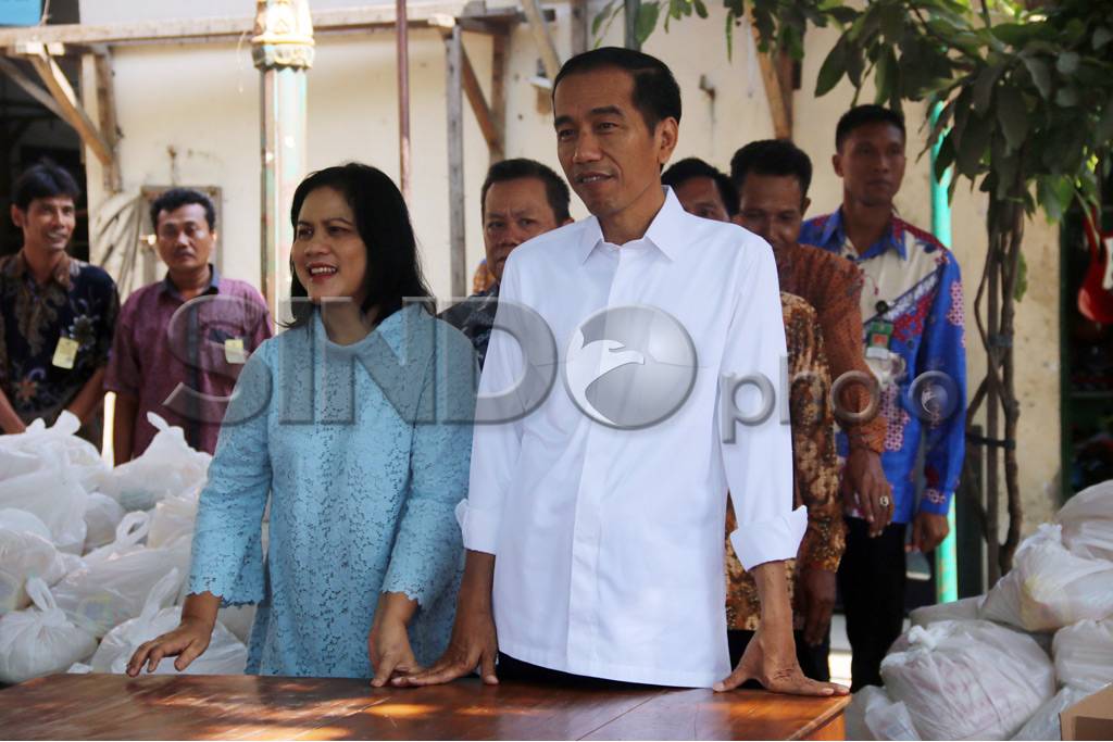Presiden Jokowi Bagi-bagi...