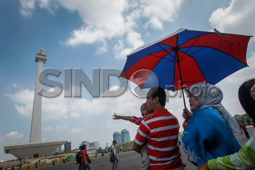 Monas Dipadati Ribuan...