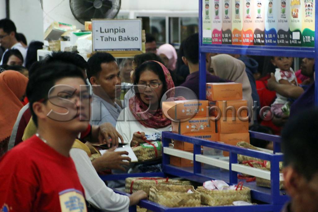 Pusat Oleh-oleh Semarang...