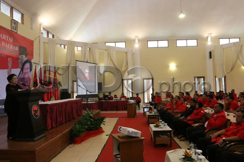 Megawati Buka Sekolah...
