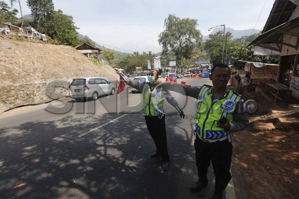 Buka Tutup Jalur Diberlakukan...