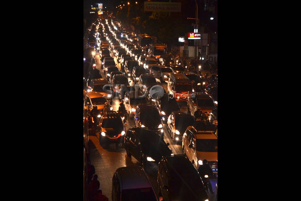 Kemacetan Puluhan Kilometer...