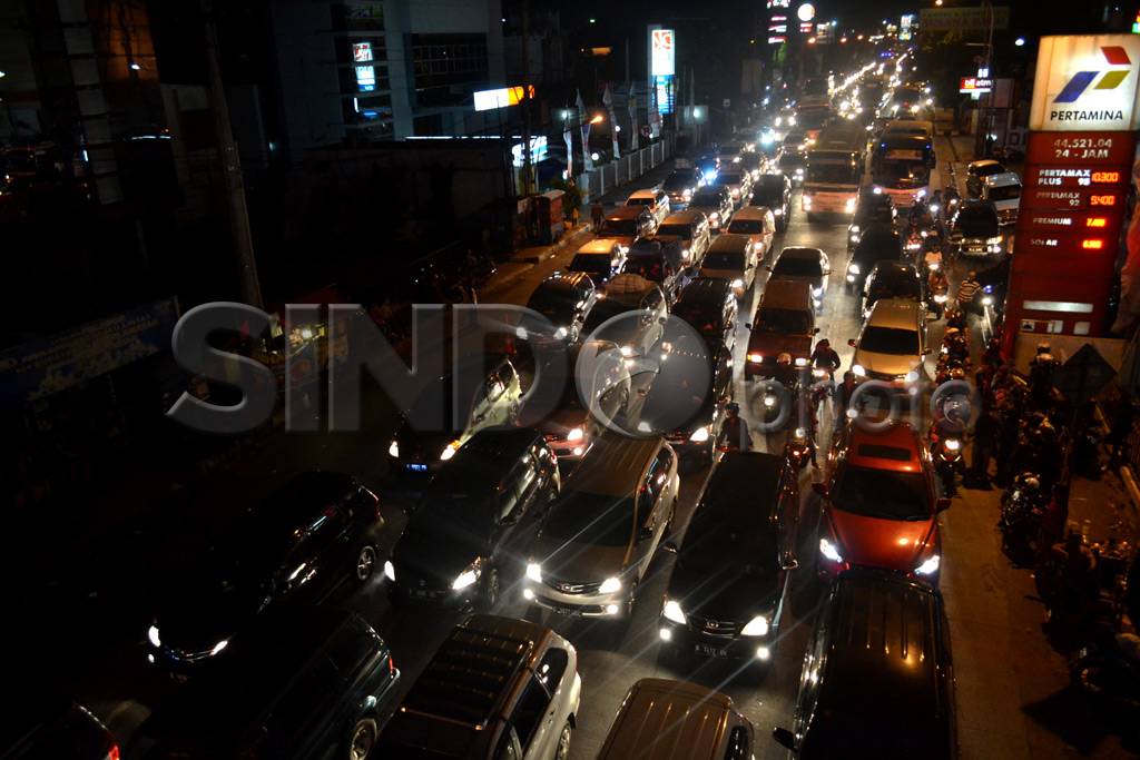 Kemacetan Puluhan Kilometer...