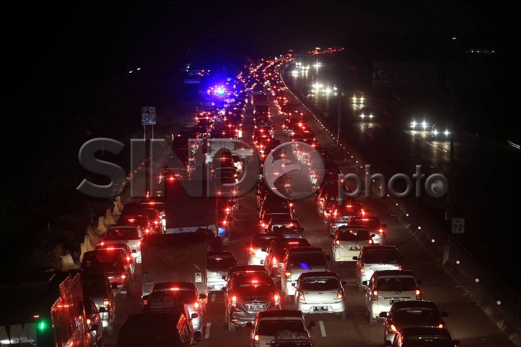Macet Panjang di Exit...