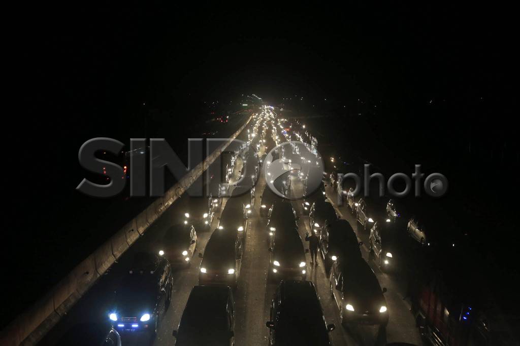 Macet Panjang di Exit...