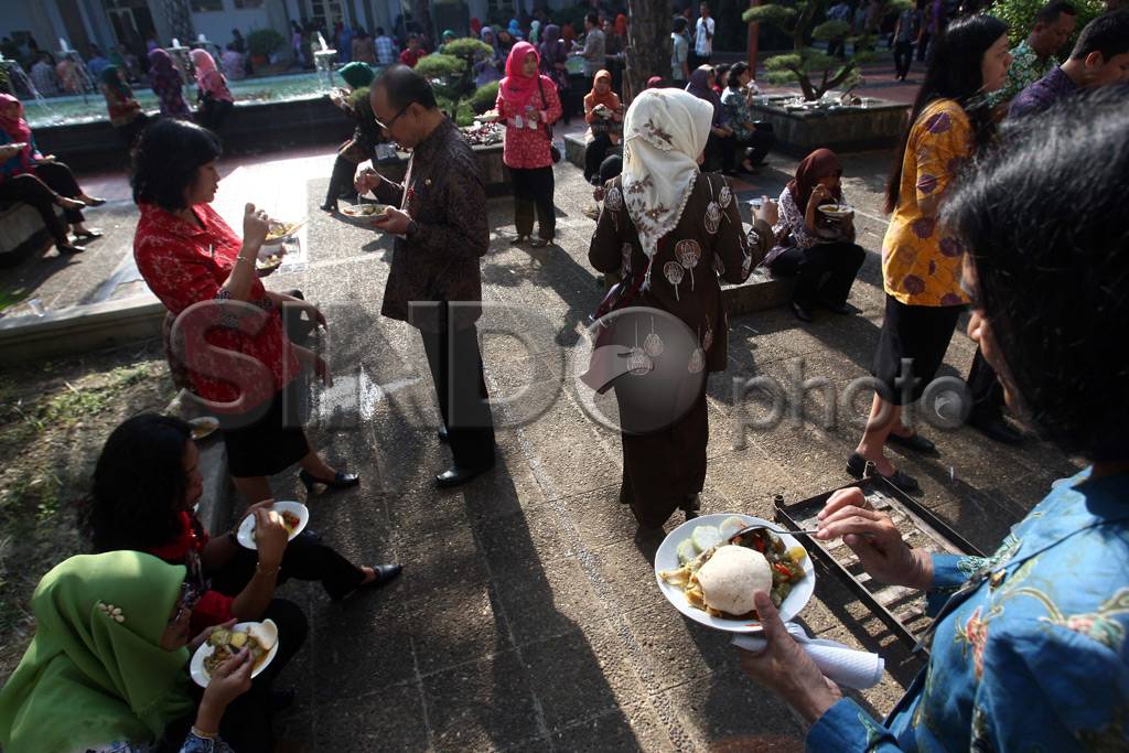 Ramai-ramai Sarapan...