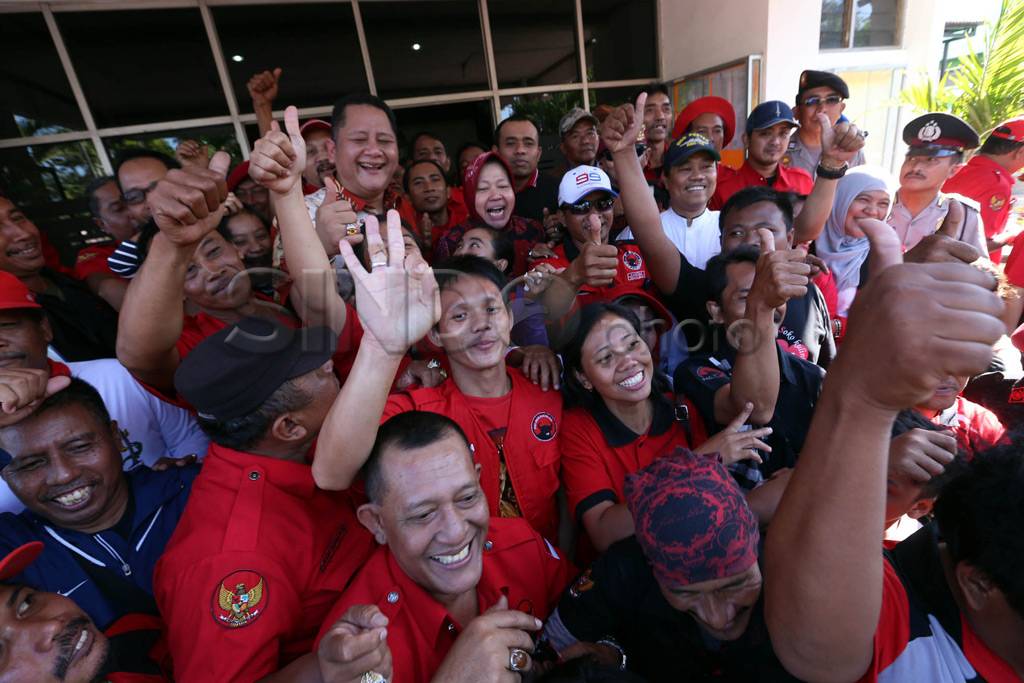 Daftar ke KPU, Risma-Wisnu...