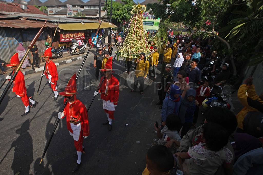 Kirab Gunungan Ketupat